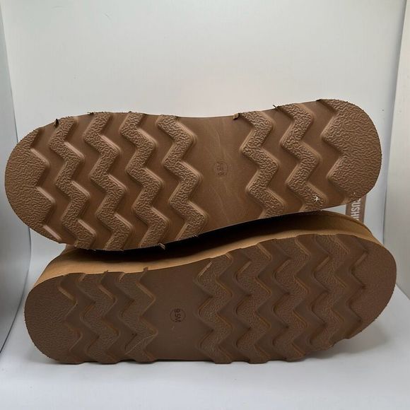 CUSHIONAIRE Women's Genuine Suede pull on platform boot +Memory Foam 9.5 CHESTNU - Picture 5 of 7